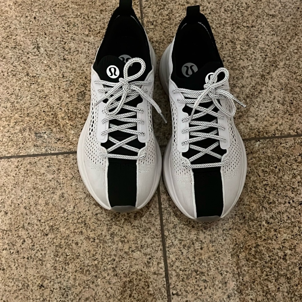 lululemon athletica chargefeel 3 White and Black Athletic Shoes